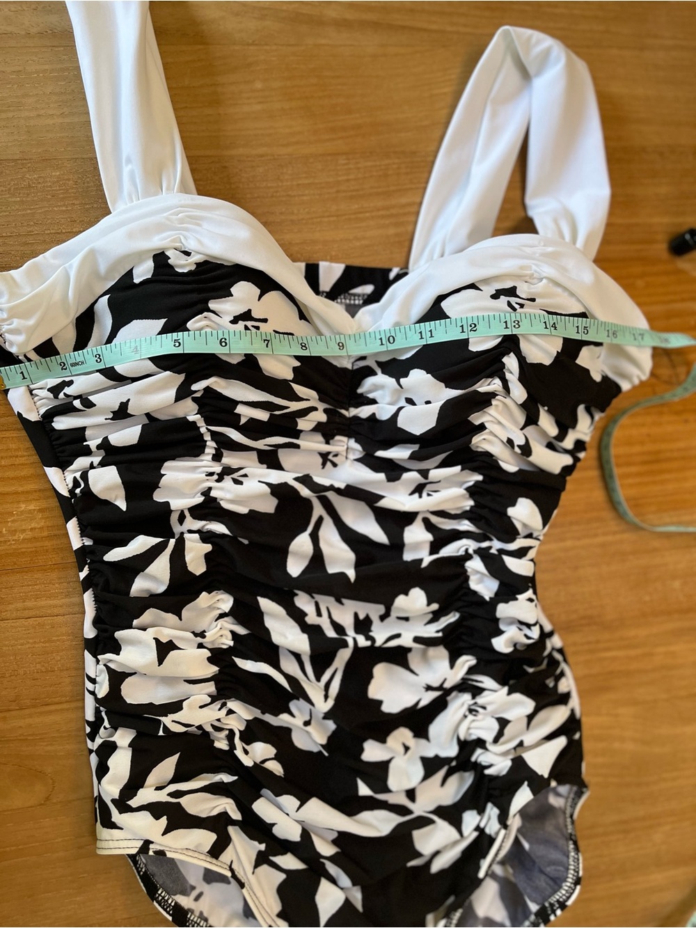 Miraclesuit Saxon Black and White Floral One Piece Slimming Swimsuit Size 14 - Picture 5 of 9